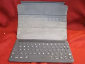 Genuine Apple iPad Magnetic Smart Keyboard Cover Gray 10"x 7 1/2" - Zdjęcie 1 z 9