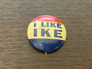 DWIGHT EISENHOWER -- President -- Vintage 0.5" Pinback Button Politics - Picture 1 of 2