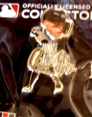 Aaron Judge Yankees bobblehead pin NY New York hat / lapel pin MLB c42901 - Image 1 of 4