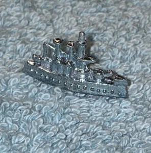 1997 Parker Brothers Monopoly Replacement Token Battleship - Picture 1 of 3