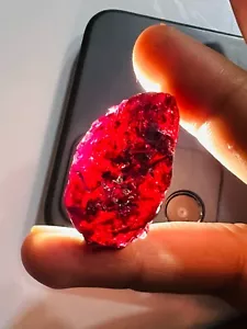 99.00 CTS Breathtaking Large Red Garnet Raw Specimen: Nature's Unearthed Beauty. - Picture 1 of 8