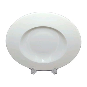 Wedgwood Vogue 91/2" piatto bordo zuppiera tutto bianco insalata pasta piatto servizio HTF A+ - Foto 1 di 12