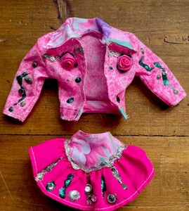 Chaqueta y falda vintage *Barbie* Paint & Dazzle rosa intenso 1993 - Imagen 1 de 7