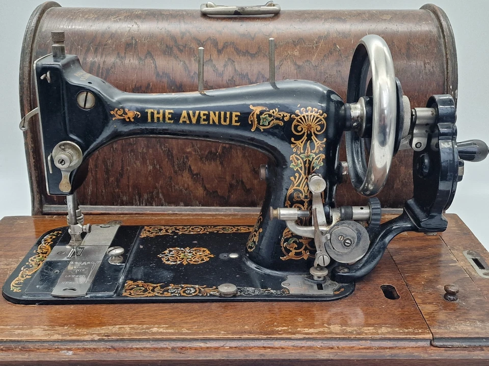 Vintage The Avenue, Manual Sewing Machine with Wooden Travel Case - Image 1 of 4