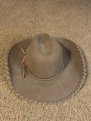 Sombrero occidental Charlie 1 Horse Pathfinder fieltro bellota ala 33/4 MR cosido con látigo Foto 1 de 4