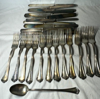24 PC C 1907 ROGERS RALEIGH DINNER FORKS KNIVES ICED TEA SPOON   -FREE SHIP - Image 1 of 4