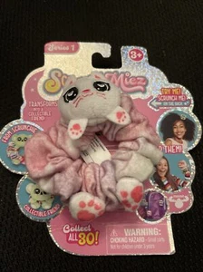 Scrunchmiez Squishie Hair Scrunchy Backpack Clip Toy Series 1 - Picture 1 of 2