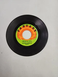 Creedence Clearwater Revival - Down on the Street - Fantasy (45RPM 7”)(AA100)  - Bild 1 von 3