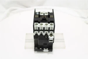 Moeller DIL R40 DIN Contactor | 4NO | 16A | 240V AC Coil - Picture 1 of 9