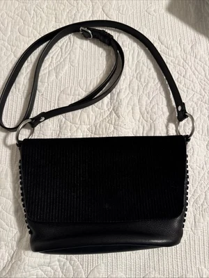 Cartera Bandolera Treasure & Bond Avery Cuero Negro Foto 1 de 4