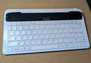 SAMSUNG KEYBOARD SEC-ECRK10 + HDTV Smart Adapter w/ MHL Technology - Picture 1 of 5