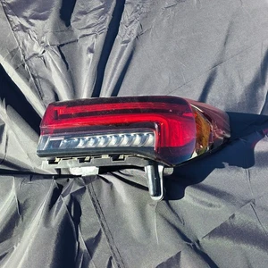 Conjunto de lámpara de luz trasera exterior para pasajero Buick Envision 2021-2023 LED OEM - Imagen 1 de 2