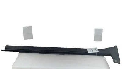 2008-17 Buick Enclave Rocker Moulding Lhwhite Extpaint Code=u85545dr - Image 1 of 4