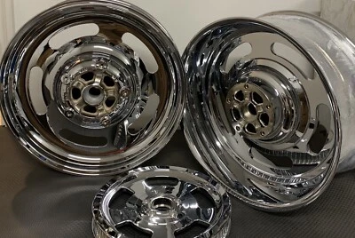 Ruedas ranuradas cromadas Harley Night Rod Special 2007-17 VROD VRSCDX llantas intercambio Foto 1 de 4
