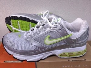 NUEVO Mujer Nike Air Zoom Tide Talla 9 Blanco/Lima/Slvr De Colección Correr PARA COLECCIONISTAS - Imagen 1 de 10