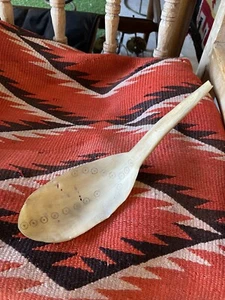 Antico corno di pecora indiano nativo americano nord-ovest scolpito mestolo scoop XIX secolo - Foto 1 di 11