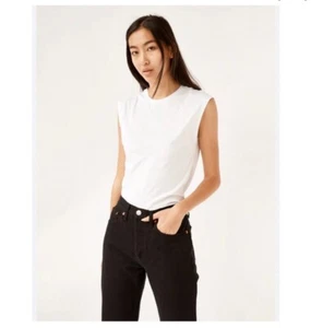 FRAME Le Mid Rise Muscle Tee in White. NWT. Size XS. Retail- $88 - Picture 1 of 5