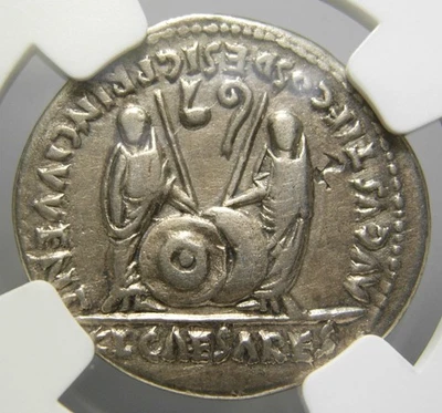 Augusto (27 aC - 14 dC) AR Denarius Gaius & Lucius Caesars, certificado NGC - Imagem 1 de 4