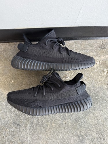 Taglia 9.5 Uomo 2022 Adidas Yeezy Boost 350 V2 "Onyx" SKU HQ4540