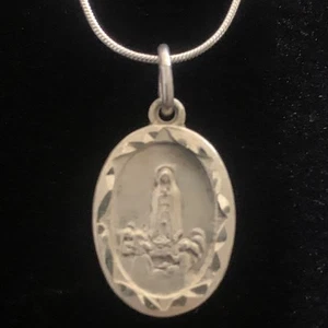 Vintage Sterling Silver Our Lady Fatima Immaculate Heart Pendant Necklace Dainty - Picture 1 of 7