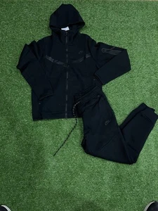 Nike Techs Set Size XL - Picture 1 of 3