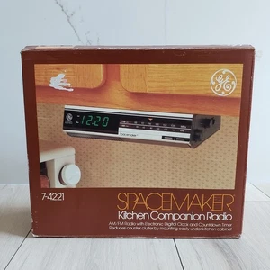 GE Spacemaker Companion AM FM Clock Radio Under Cabinet Light 7-4230 New in Box - Picture 1 of 10