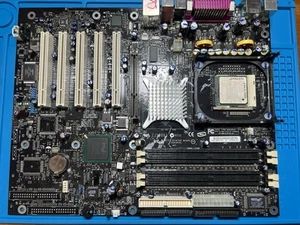 Intel D865PERL Socket 478 W/ Intel Confidential CPU - Afbeelding 1 van 4