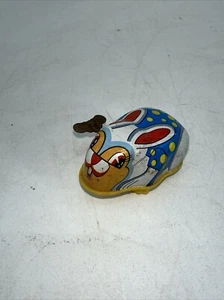 Vintage Wind-Up Hopping Bunny Rabbit Tin Litho Toy Made in Hong Kong - Imagen 1 de 9
