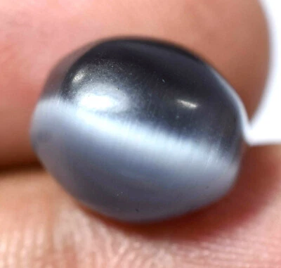 Cuarzo raro ojo de gato negro cultivado en laboratorio de 7,20 quilates certificado GGL gema de calidad Foto 1 de 4