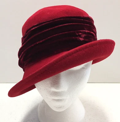 Peter Bettley London Red Hat 100% Wool Felt Velvet Band Vintage Cloche Fedora - Image 1 of 4