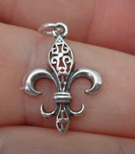 14x19mm Pretty Cutout Fleur de Lis Sterling Silver Charm Pendant - Picture 1 of 3