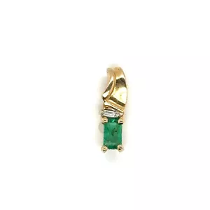 14KT YELLOW GOLD GENUINE EMERALD & DIAMOND PENDANT .9 GRAMS - Picture 1 of 4