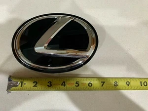 LEXUS 09 10 11 12 EMBLEM GRILLE OEM USED  - Picture 1 of 1