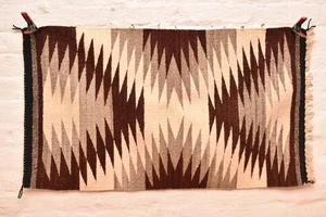 Antico tappeto Navajo nativi americani occhi indiani abbaglianti tessitura 36x20 tessuto vintage - Foto 1 di 14