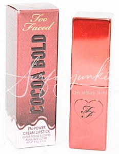 Lápiz labial en crema Too Faced Cocoa Bold Em-Power marrón con chispas de chocolate 0,11 oz tamaño completo - Imagen 1 de 2