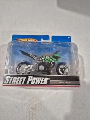 New 2009 Hot Wheels - 1:18 Street Power Motorcycle - X-Blade - Green - Image 1 of 2