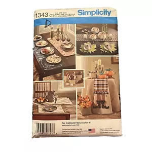 Simplicity Sewing Pattern Fall Home Decor Halloween Table Runner Placemats UC - Picture 1 of 2