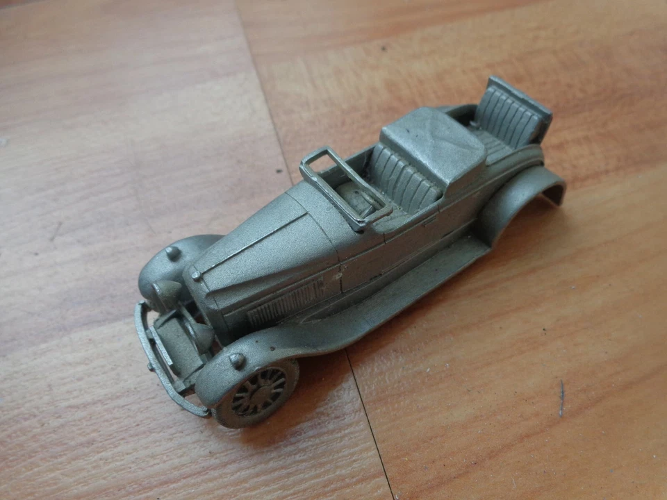 DANBURY MINT CLASSIC 1926 CHRYSLER IMPERIAL 80 PEWTER CAR USED - Image 1 of 1