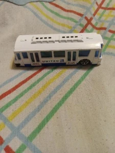 UNITED Airlines Service Bus DIE-CAST 3.25" long REALTOY No Box Collectible - Picture 1 of 5