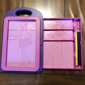 Melissa & Doug Fashion Plates Design Activity Kit 9 Double-Sided Plates & Case - Picture 1 of 5