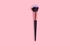 A Mix Of Makeup Brushes!! 9 High End Brushes To Perfect Your Look!!