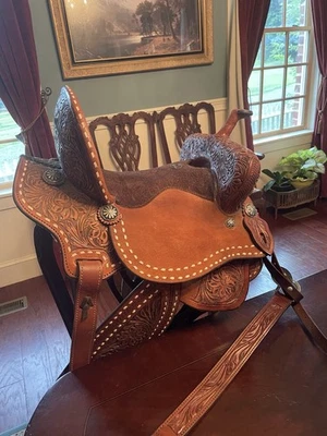 Seven Saddle Premium Barrel 14” Spine Relief 7” Gullet W/ Breast collar. NEW - Image 1 of 4