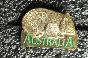 * WOMBAT AUSTRALIA  BADGE/PIN  #WFJ38 - Picture 1 of 3
