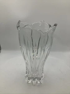 Beautiful Crystal Glass Vase 9.5" - Picture 1 of 4