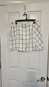 CATO MISSES BLACK AND CREAM COLORED MINISKIRT WITH FRONT SLIT SZ - Picture 1 of 3