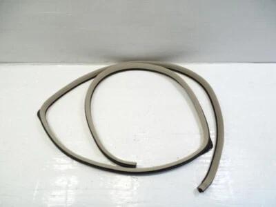 雷克萨斯 LX470 密封,风向标,开门,右后,678871-60070 棕褐色 — 第 1/2 张图片