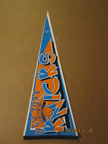 NBA New York Knicks Vintage Circa 1995 Team Logo Basketball Pennant Cover