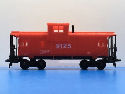 HO Scale "A Man Alert Is Seldom Hurt" 9125 Wide Vision Safety Freight Caboose #2 - Image 1 of 4