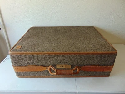 Vintage Hartmann Large 25in x 20in Classic Leather Belted Tweed Luggage Suitcase - Image 1 of 4