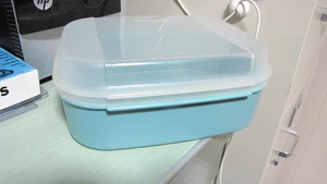 Contenedor de almacenamiento con bisagras Tupperware Storz A Lot Jr #1982 3 x 6 x 8 - Imagen 1 de 5